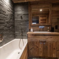 Legno naturale nel design del bagno