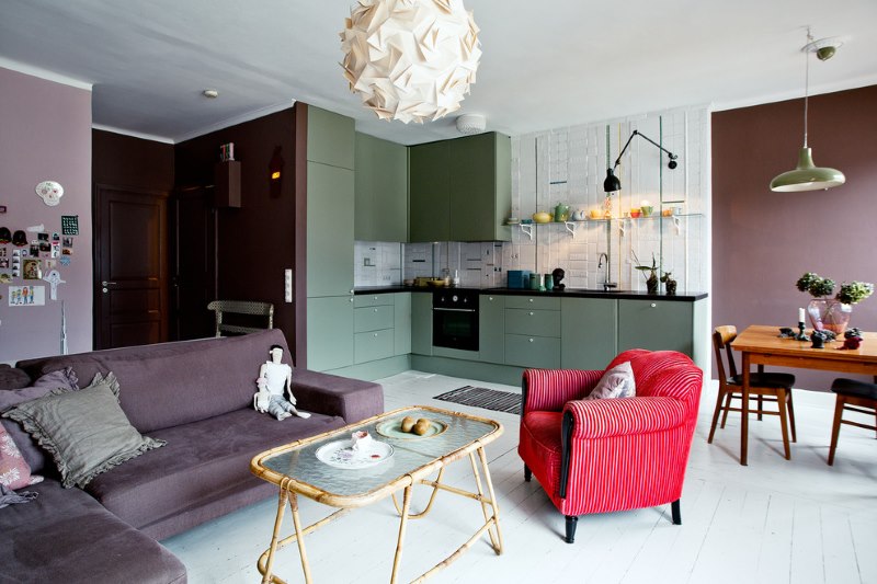 Zoning of a kitchen-living area of ​​15 square meters with color