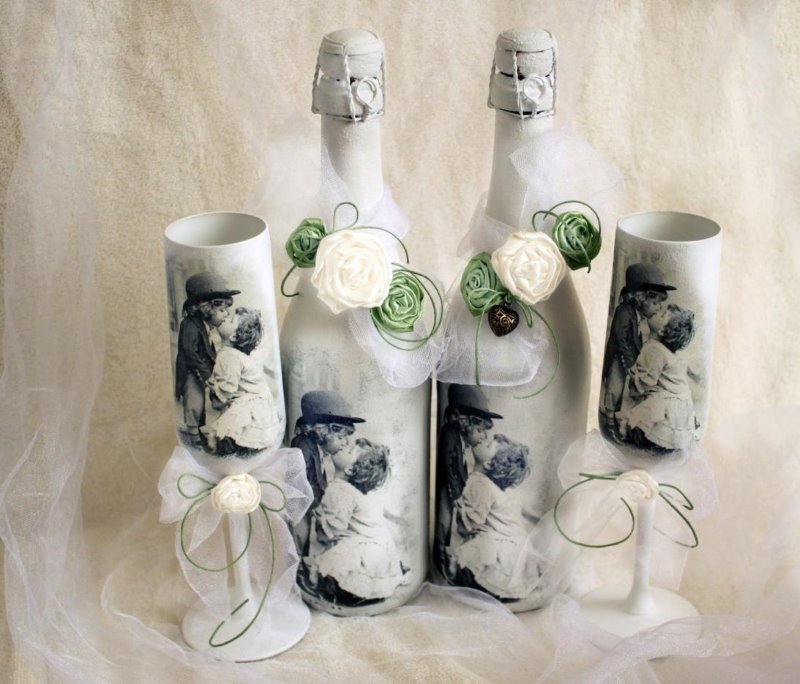 Découpage des bouteilles de champagne pour un mariage