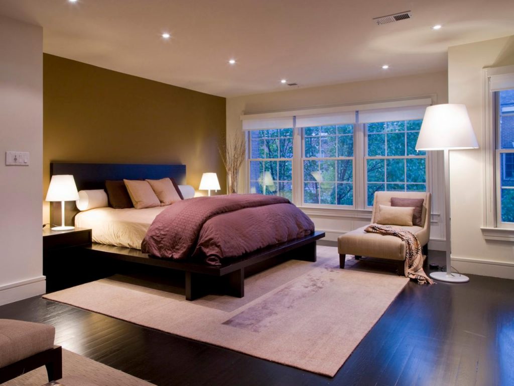 Spotlights and floor lamps in bedroom lighting design