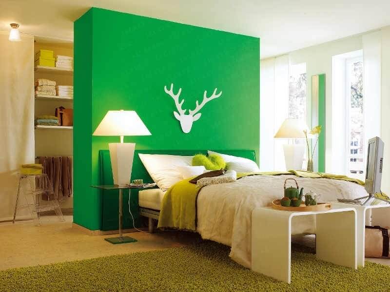 Colore verde nel design della camera da letto