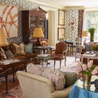 An abundance of brown shades in the design of the living room