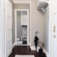 Dizajn hodnika u stilu minimalizma