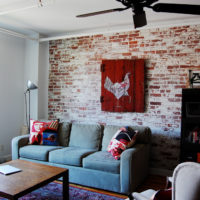 Shabby brick in the interior of the living room