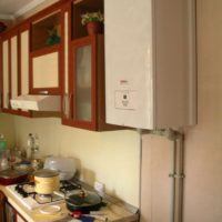 Colonna di gas all'interno della cucina di Krusciov