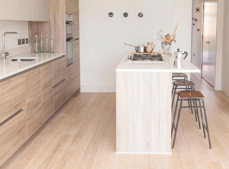 Hob in a kitchen island in a small kitchen