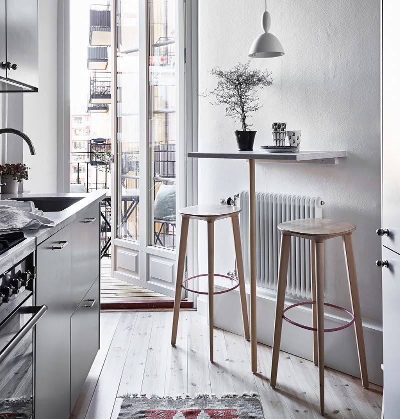 Compact breakfast area for two family members