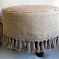 Pouf with padded regular burlap