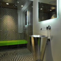 Mozaik geometrijski ornament u kupaonici