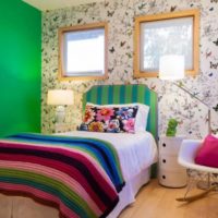 Green wall in the bedroom of a private house