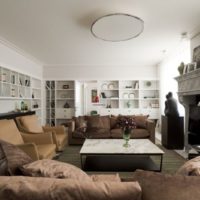 Smooth white ceiling in the interior of the hall