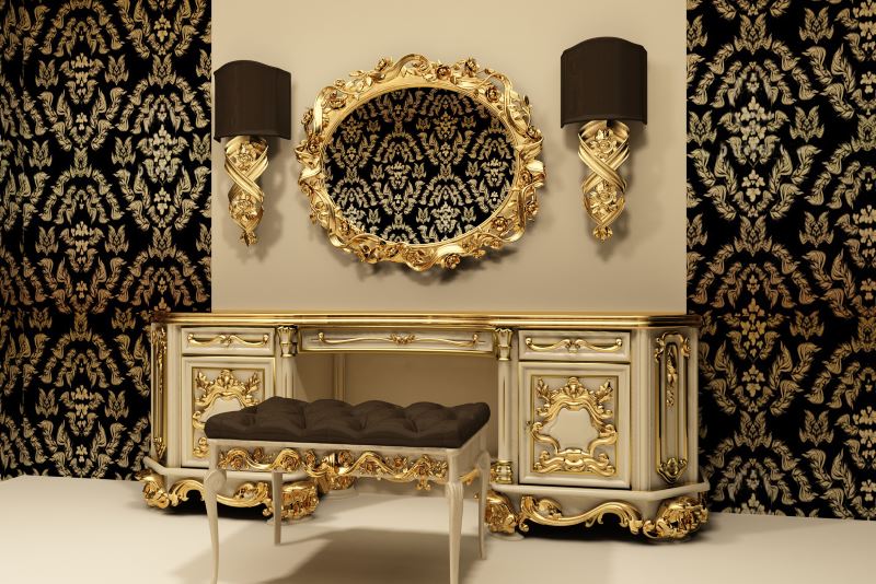 Klasična komoda s zlatnim ukrasom