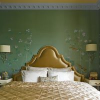 Golden color in the design of the bedroom