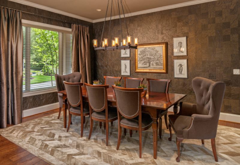 Brown liquid wallpaper in the interior of the living room