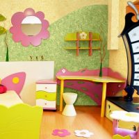 Design lumineux de la chambre de bébé pour le bébé