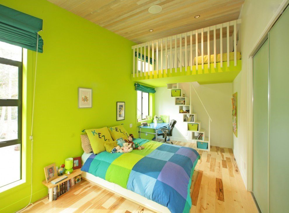 Dizajn spavaće sobe sa svijetlo zelenim zidovima