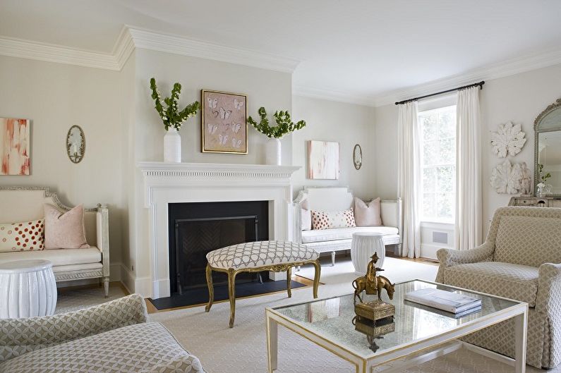 Bijela dnevna soba u klasičnom stilu