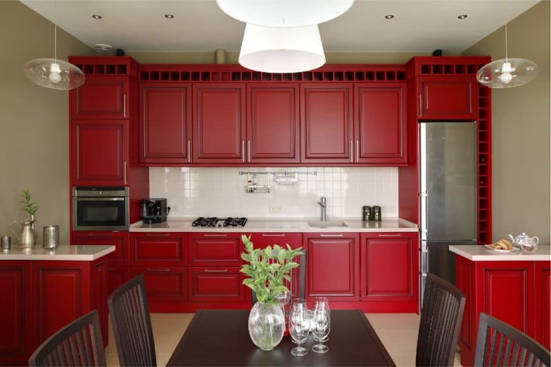 Set with burgundy doors