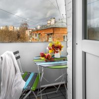 Tavolo da tè sul balcone di Krusciov