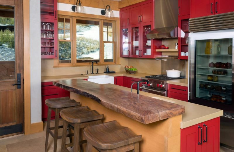 Bar counter with solid wood worktop