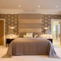 Gray bedspread on the matrimonial bedroom