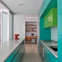 Perabot dapur dengan facades turquoise