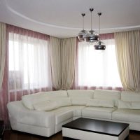 Sudut sofa berwarna putih