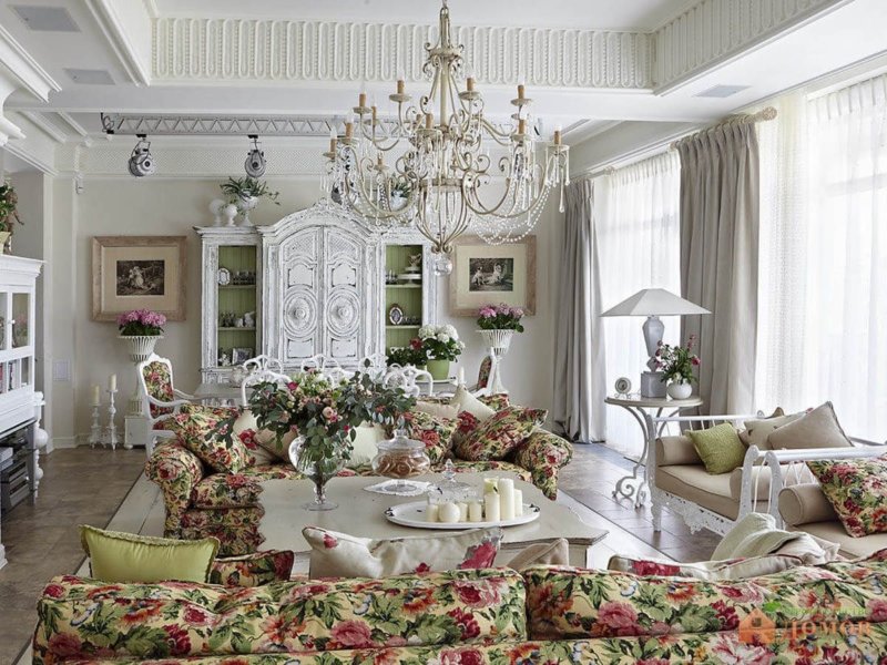 White living room in the traditional Provence style