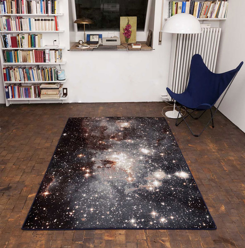 Tapis inhabituel avec un motif du ciel étoilé