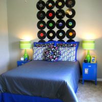 Décoration murale avec disques vinyles