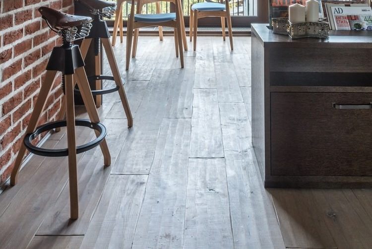 Pavimento in legno in stile loft