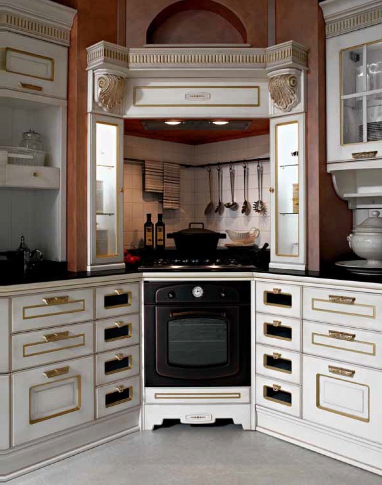 Corner kitchen with cooker hood