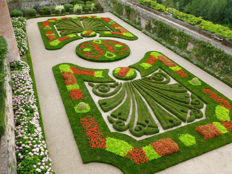 Arabesque nel paesaggio della campagna