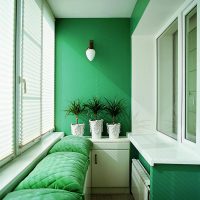 Il design del balcone in verde