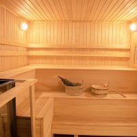 Shelves in three tiers in a private bath