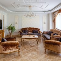 Set kauča u klasičnom stilu