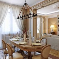 Il design della sala da pranzo nella cucina di un appartamento in città