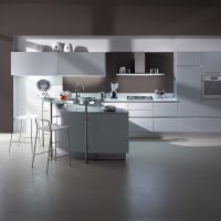 Cucina grigia minimalista