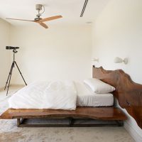 Legno naturale all'interno della camera da letto