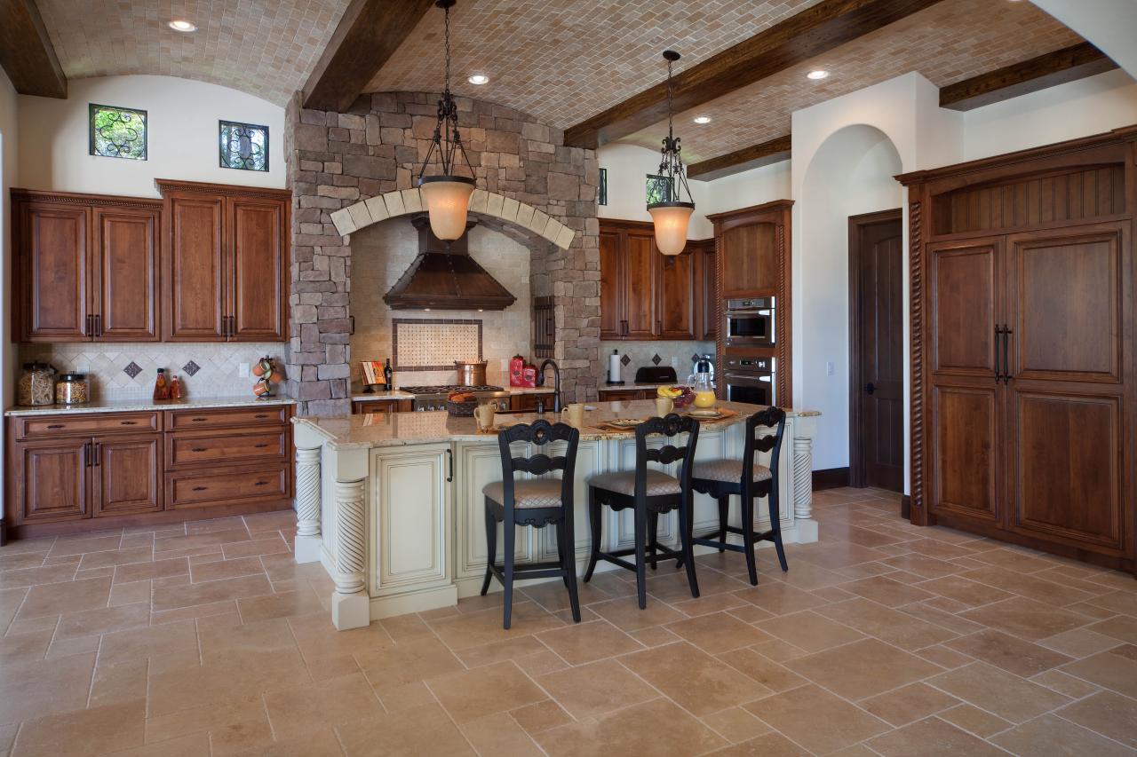 Ceramic ceiling in the Italian style kitchen