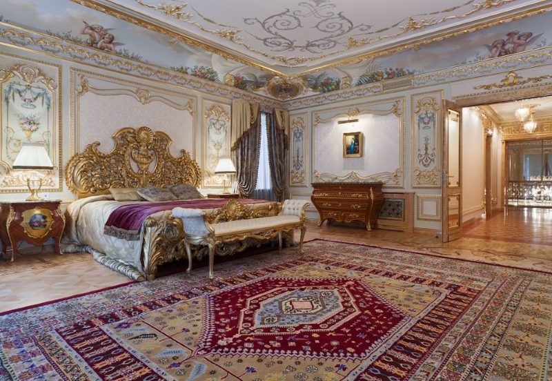 Interijer spavaće sobe u baroknom stilu
