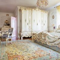 Klasični interijer spavaće sobe