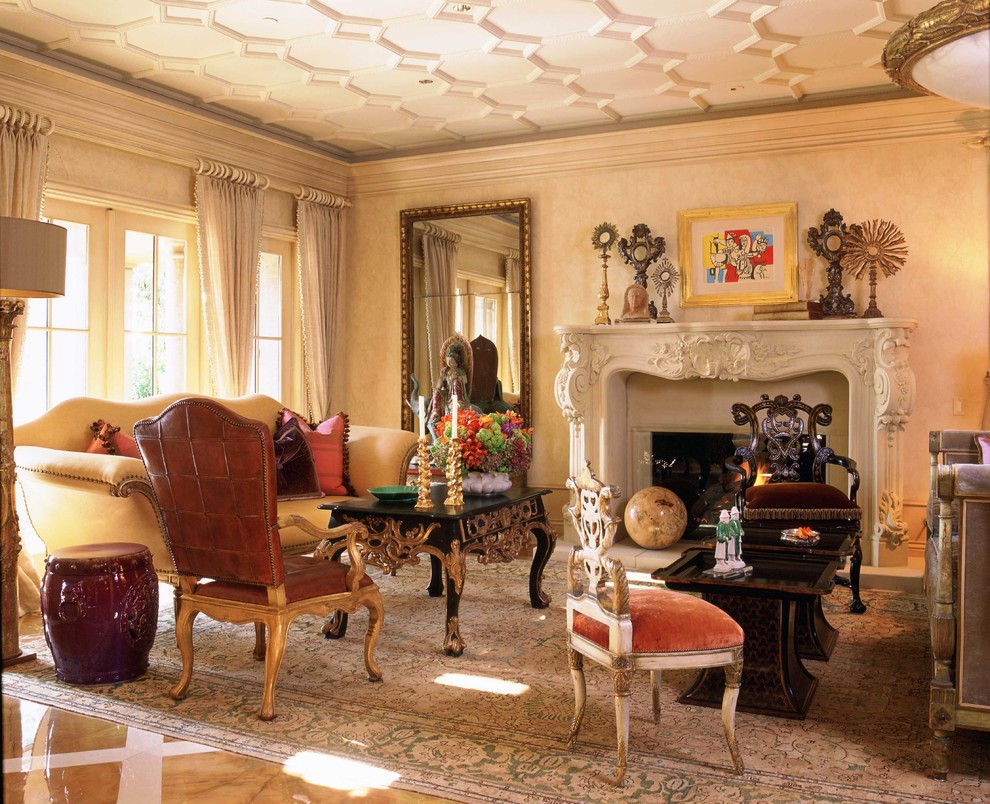 Living room decoration in beige tones.