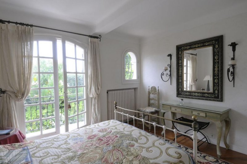 Bedroom interior with door to the balcony