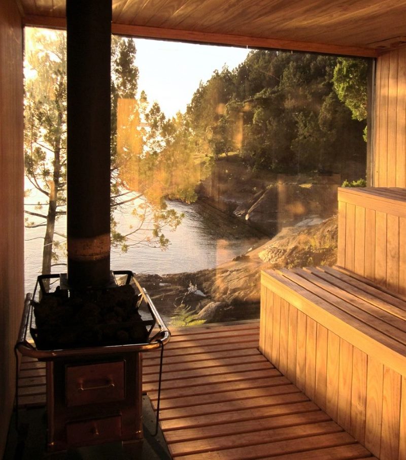 Parete di vetro nell'interno del bagno turco