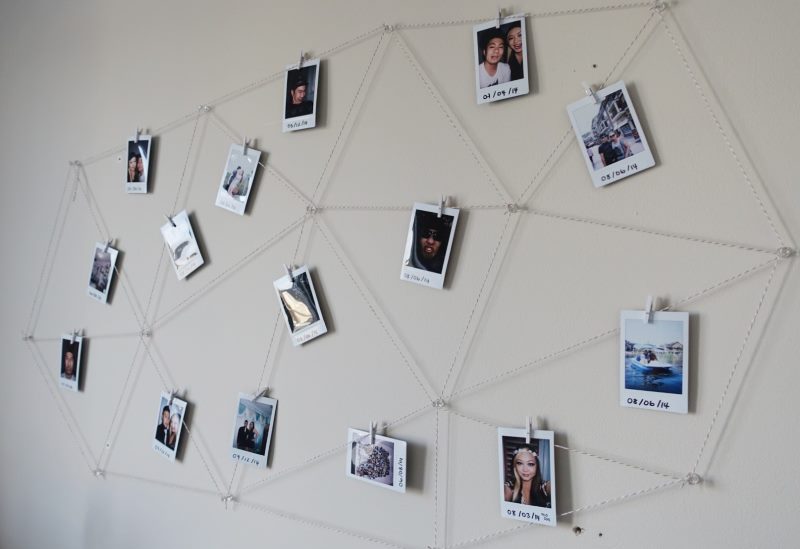 Decorating a wall with borderless photos