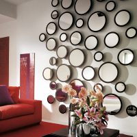 Wall decor with round mirrors