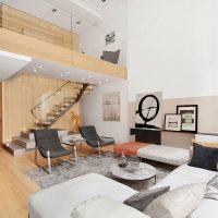 intérieur d'un appartement en duplex dans une maison moderne