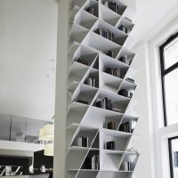 Scaffali a forma di diamante per libri