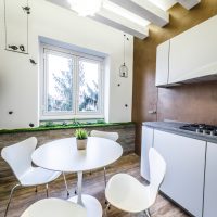 Étkezősarok egy modern apartmanban